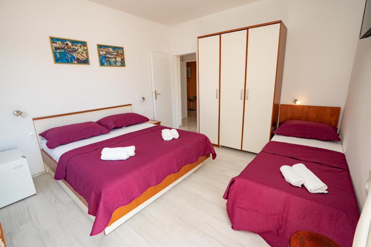Rooms Magnolia With Pool Novalja Exterior photo