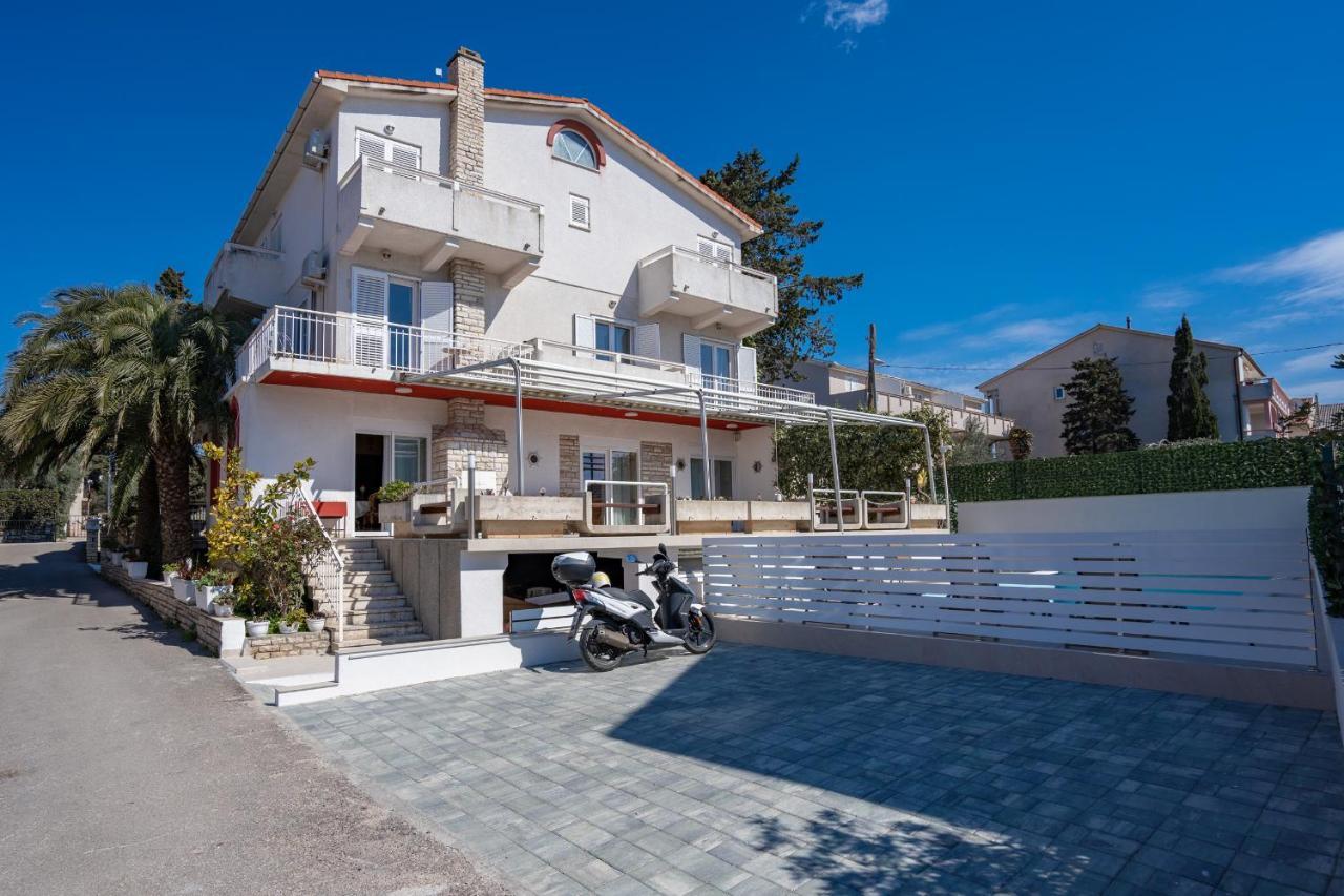 Rooms Magnolia With Pool Novalja Exterior photo